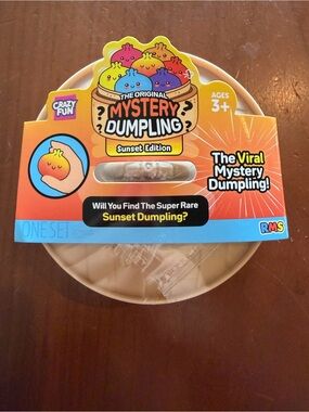 Mystery Dumpling Sunset Edition Collectible Surprise Toy - Orange & Yellow
